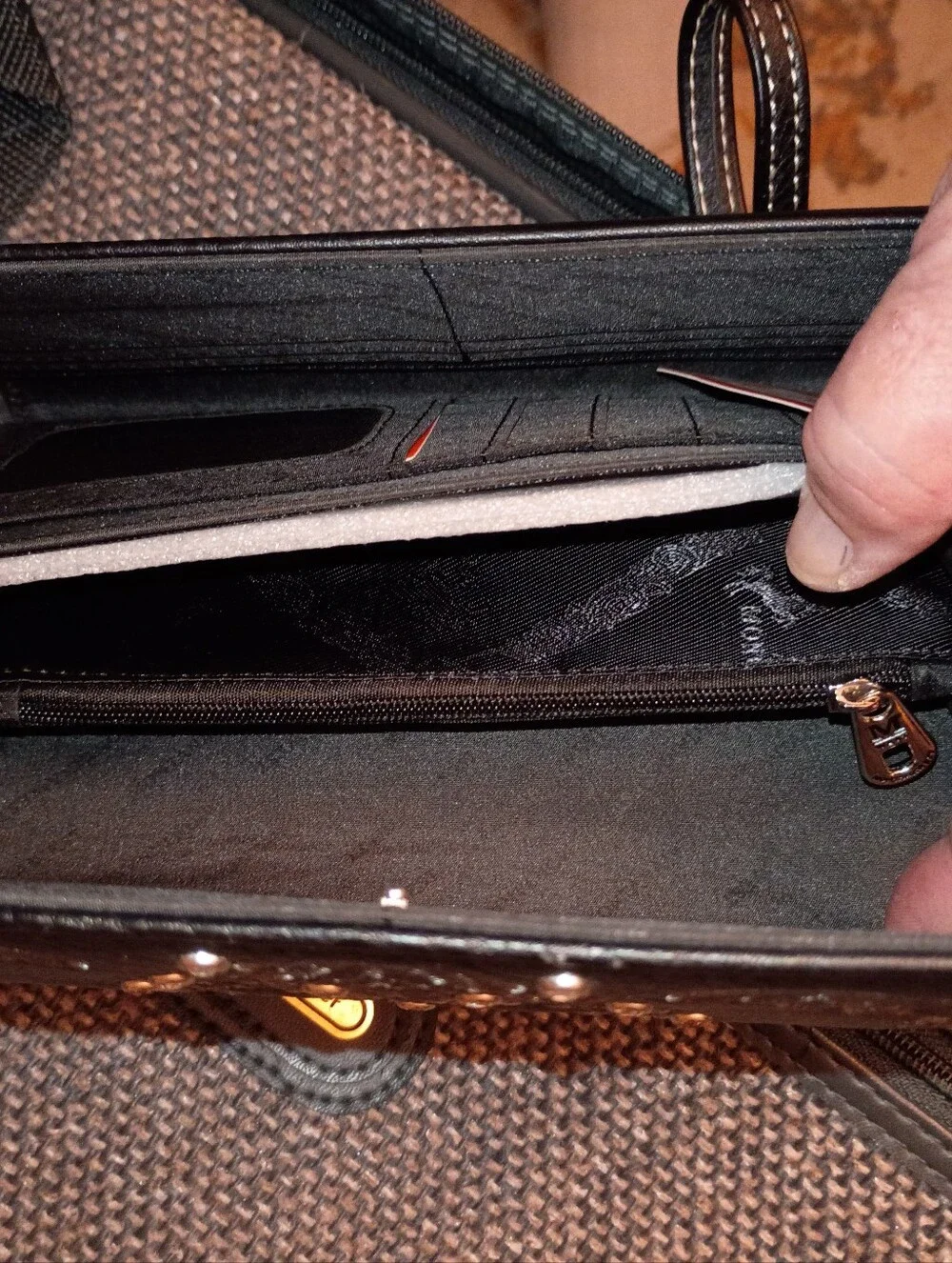 Montana West Embellished Black Skull Wallet